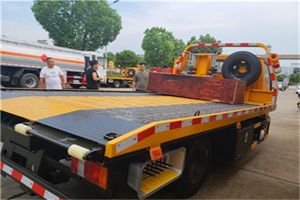 名山附近拖车电话号码服务