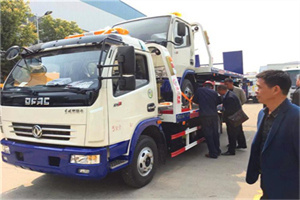 名山汽车道路救援拖车价格